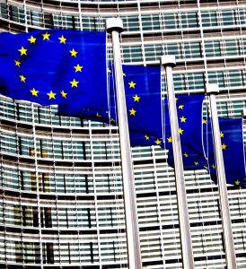 Drapeaux européens devant le Berlaymont