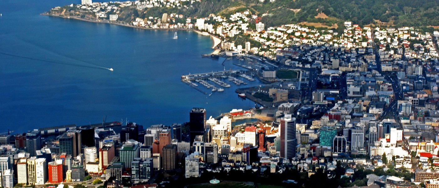 Wellington,_New_Zealand,_2_March_2007_-_Flickr_-_PhillipC