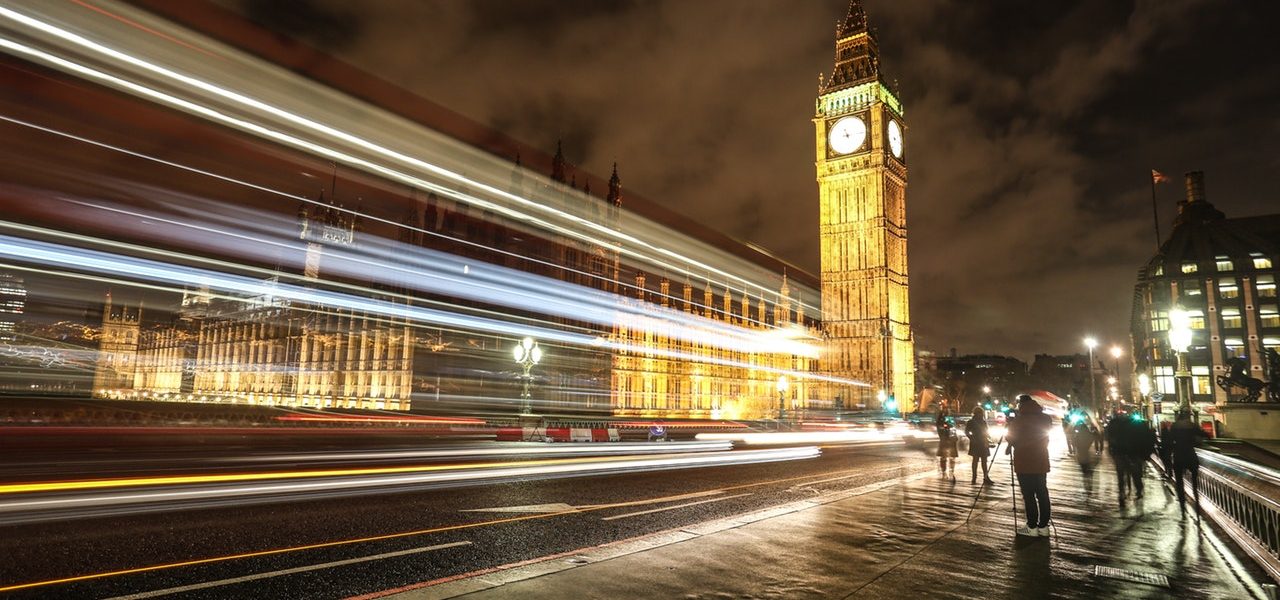 big ben-night-blur traffic Big Ben at night